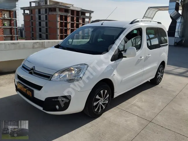 CITROEN BERLINGO car, 2017 model, released in 2018 with a loan of 400,000 and 100,000 km, very clean.