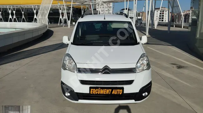 CITROEN BERLINGO car, 2017 model, released in 2018 with a loan of 400,000 and 100,000 km, very clean.