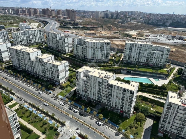 Apartment for sale 3+1 in Istanbul Kayaşehir Square