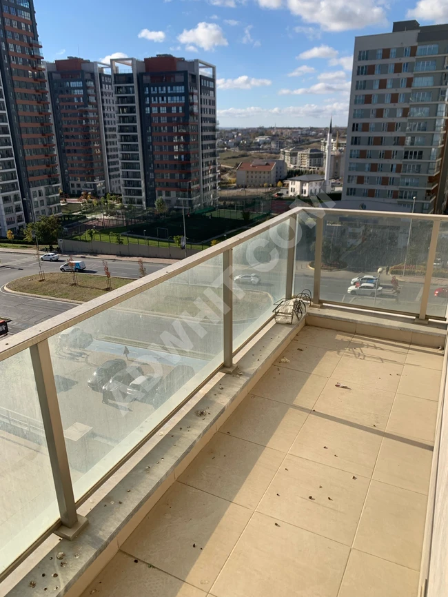 İstanbul Kayaşehir Park Mavera 2 Sitesi'nde satılık 3+1 daire.