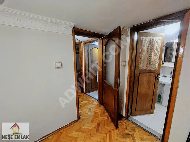 For rent, an apartment of 35 square meters on the upper floor in ÜSKÜDAR FISTIKAĞACI on the main street.