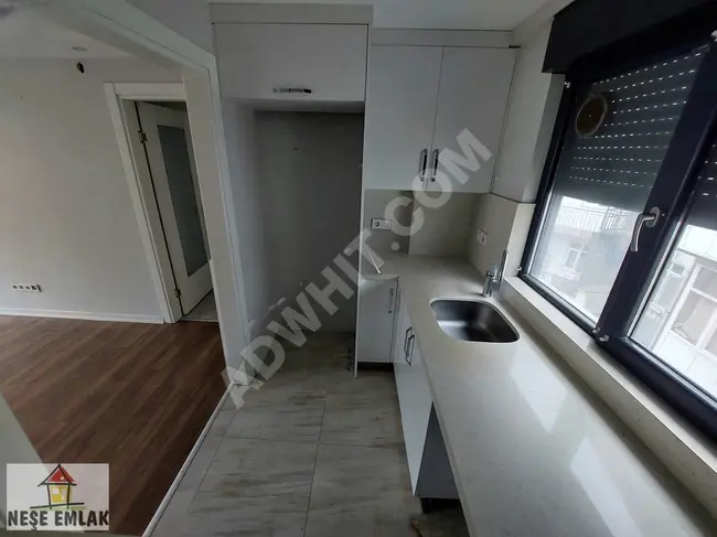 An empty apartment for sale in Üsküdar Salacak in an 8-year-old building.