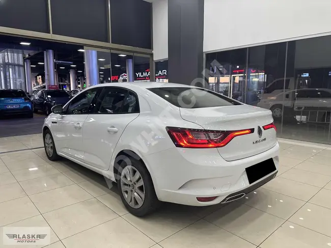 RENAULT MEGANE JOY 1.3 TCE EDC موديل 2021 بقوة 140 حصان, قطعة واحدة مطلية, عداد 41.000 كم