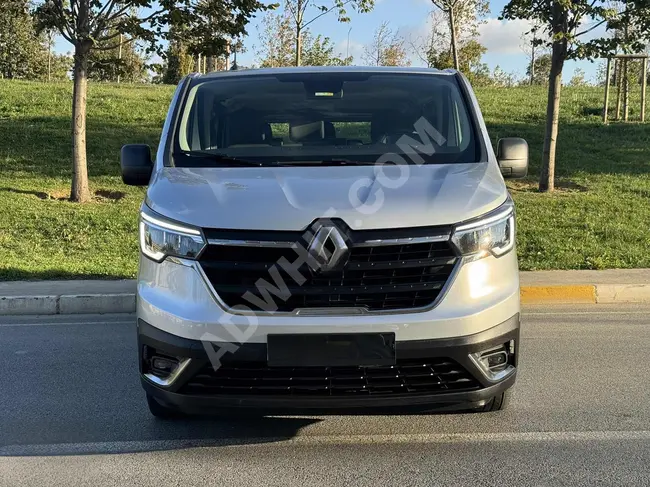 فان RENAULT TRAFİC 5+1 موديل 2022 - أوتوماتيك - شاشة - رؤية خلفية