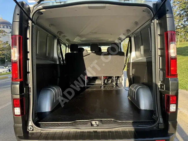 RENAULT TRAFİC Van 5+1 Model 2022 - Automatic - Screen - Rear View