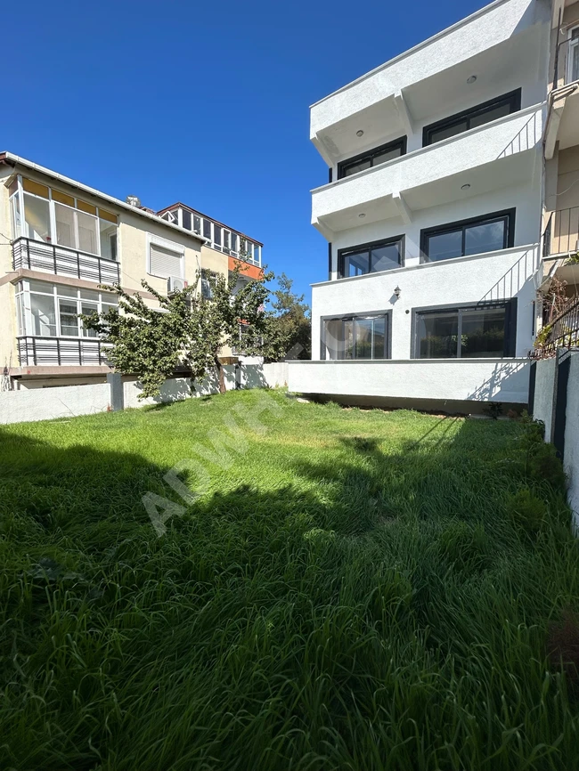 Detached villa in Beylikdüzü with sea view