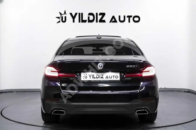 2022 MODEL BORUSAN BMW 5.20İ M SPORT 50.YIL LOGO HATASIZ BOYASIZ