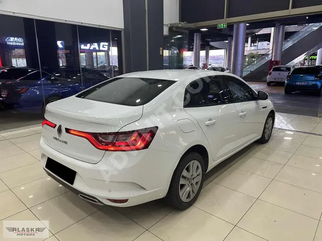 RENAULT MEGANE JOY 1.3 TCE EDC موديل 2021 بقوة 140 حصان, قطعة واحدة مطلية, عداد 41.000 كم