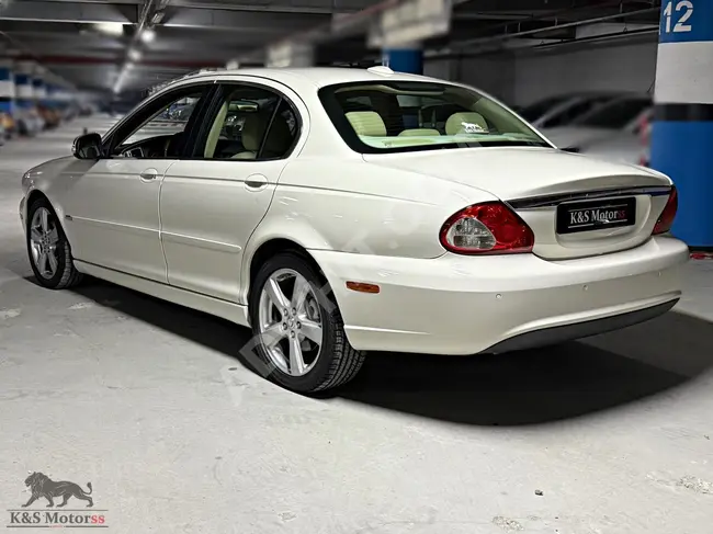 سيارة JAGUAR X-TYPE 2.2D موديل2009 أوتوماتيك مسافة مقطوعة 96,000 كيلومتر