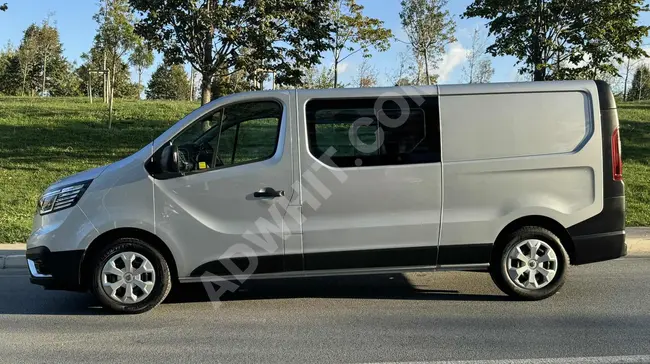 RENAULT TRAFİC Van 5+1 Model 2022 - Automatic - Screen - Rear View