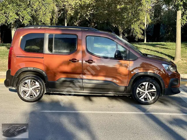 Peugeot Rifter Minivan 2021 model - No accidents - 83,000 km - Orange color - FUL+FULLL