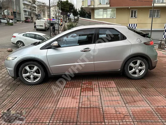 HONDA CIVIC 1.4 Model 2011 - Automatic with distance 86,000 km