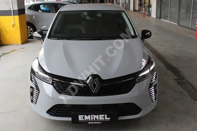 RENAULT CLIO HB 1.0 TCE EQUILIBRE X-TRONIC model 2023 with 90 horsepower - no paint