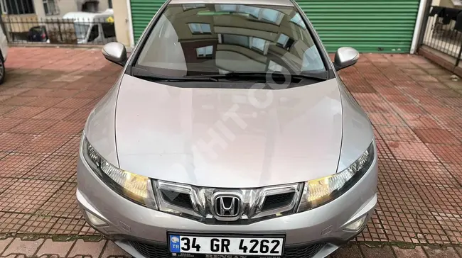 HONDA CIVIC 1.4 Model 2011 - Automatic with distance 86,000 km