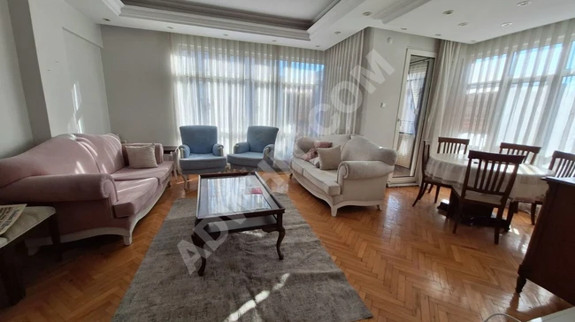 BAKIRKÖY ZUHURATBABA DA 3 ODA 1 SALON 120 M2 4.KAT DAİRE