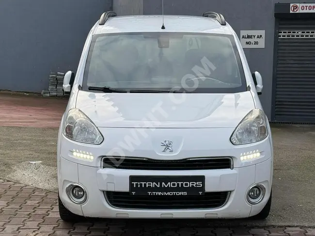 PEUGEOT PARTNER TEPEE ALURE موديل 2015, عداد 181.000 كم, بدون طلاء أو عيوب - TİTAN MOTORS