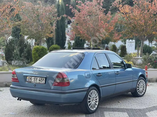 سيارة Mercedes - Benz C موديل 1997  حالة نظيفة للغاية 276,000 كم، سقف زجاجي.