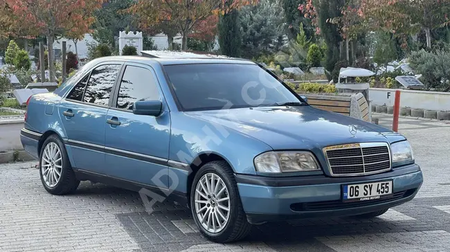 سيارة Mercedes - Benz C موديل 1997  حالة نظيفة للغاية 276,000 كم، سقف زجاجي.