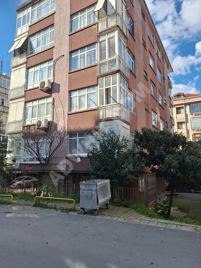 BAKIRKÖY ZUHURATBABA DA 3 ODA 1 SALON 120 M2 4.KAT DAİRE