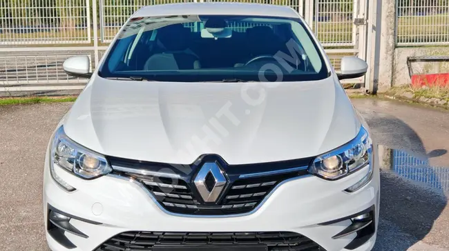 سيارة Megane 1.3 TCe Joy Comfort موديل 2022 بدون طلاء   -شاشة تسلا- 55,000 كم