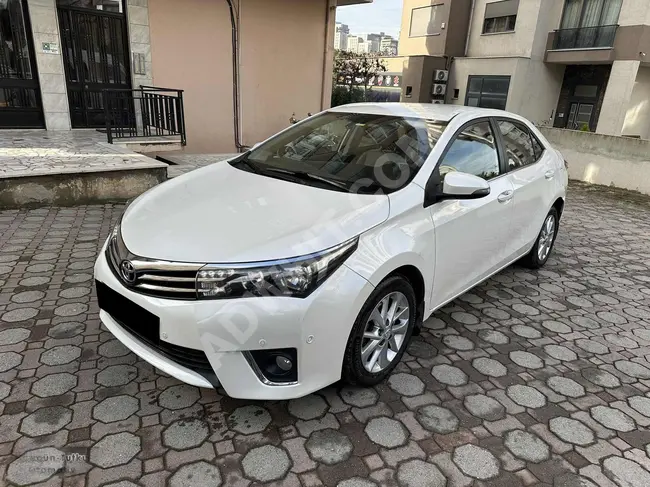 سيارة TOYOTA COROLLA موديل 2015   ديزل  أوتوماتيك  76,500 كم  حقيقي بدون طلاء