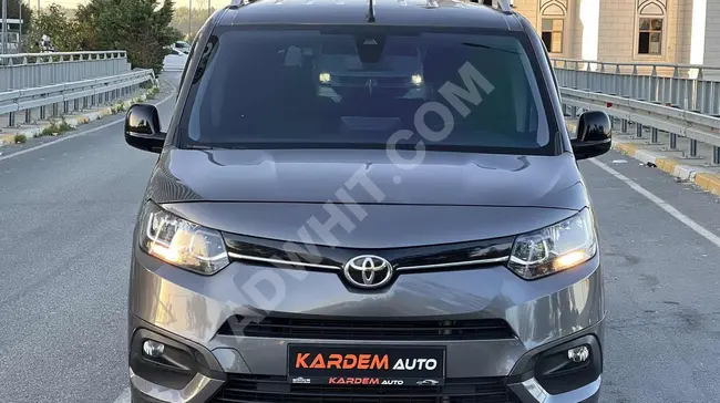 سيارة TOYOTA  أوتوماتيكية بدون طلاء خروج 2023، مع فاتورة 20٪ منKARDEM AUTO