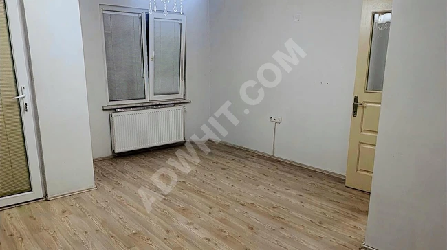 Apartment for sale on the middle floor in Kartal Esentepe neighborhood