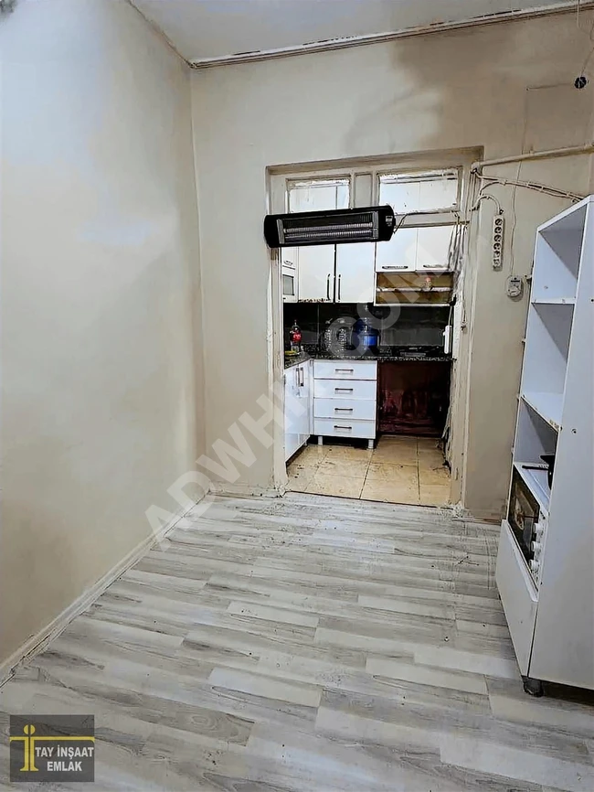 Apartment for rent 1+1 on the middle floor next to the YENİKAPI metro station.