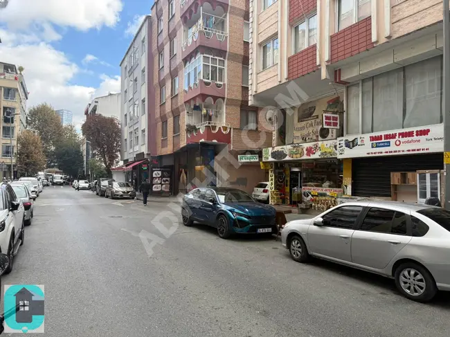 Zeytinburnu'nda cadde üzerinde satılık köşe dükkan