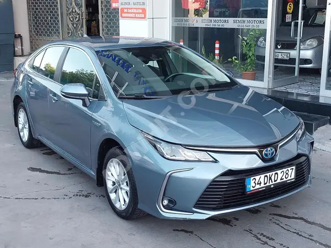 سيارة TOYOTA COROLLA 1.8 HYBRID موديل 2020 لون LANSMAN