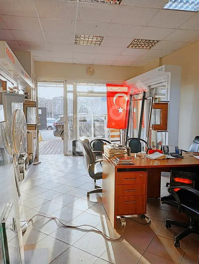 Ground floor shop with warehouse for sale on OSMANİYE street in BAKIRKÖY