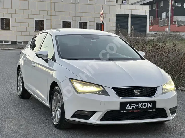 سيارة SEAT LEON 1.6 TDI  ناقل حركةDSG  حزمة إضاءة LED   من المالك الأول  بدون مصاريف