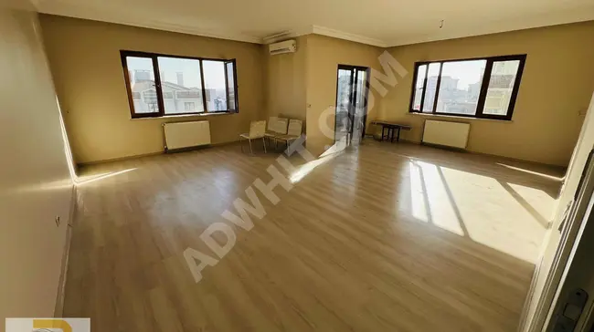 ROYAL'DEN BAŞAKŞEHİR 5.ETAP DA 4+1 190 m2 SİTE İÇİ ARA KAT DAİRE