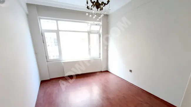 Apartment 2+1 with a high entrance for rent, with an area of 75 square meters in ÜSKÜDAR ZEYNEP KAMİL.