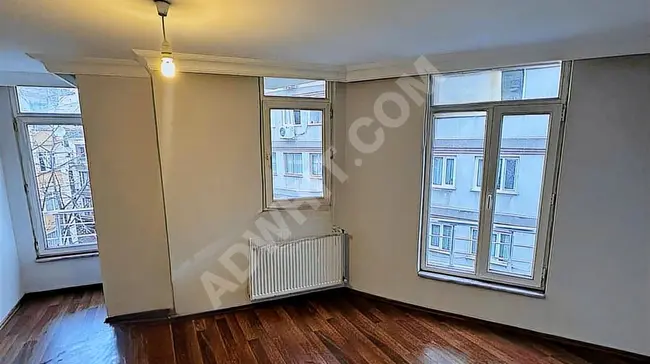 2+1 apartment near the street for rent in Şişli Gülbağ