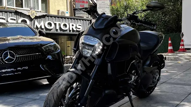 دراجة نارية DUCATI DIAVEL DARK - عادم Termignoni - كربون - Desmo