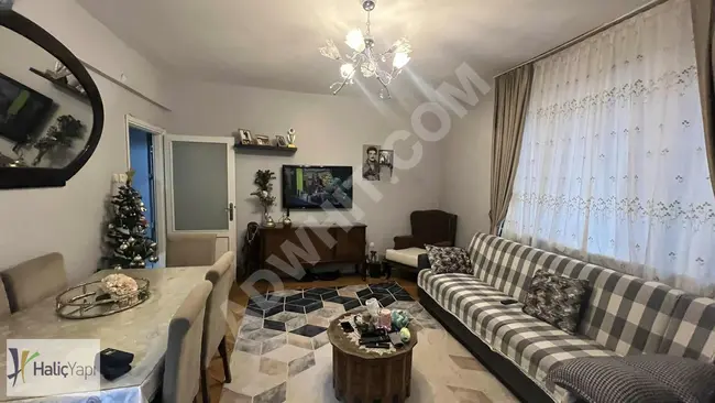 Apartment for sale 2+1 in SİYAVUŞPAŞA, middle floor, suitable for loan.