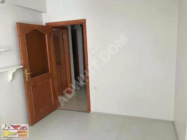 2+1 apartment on the third floor, for sale at a price of 3,250,000 Lira, in BAHÇELİEVLER BASIN SİTESİ