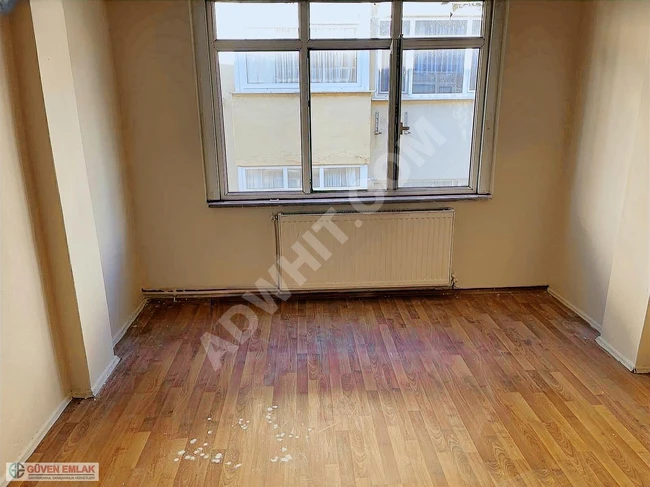 A corner apartment 2+1 with natural gas heating and newly painted walls, close to transportation.