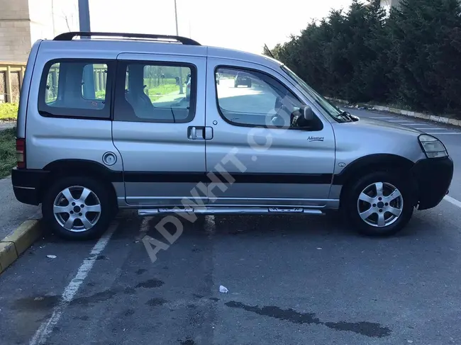 PEUGEOT PARTNER 2.0 HDI with low mileage, two sliding doors, air-conditioned - AUTO ROTA