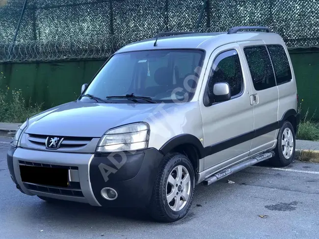 PEUGEOT PARTNER 2.0 HDI with low mileage, two sliding doors, air-conditioned - AUTO ROTA