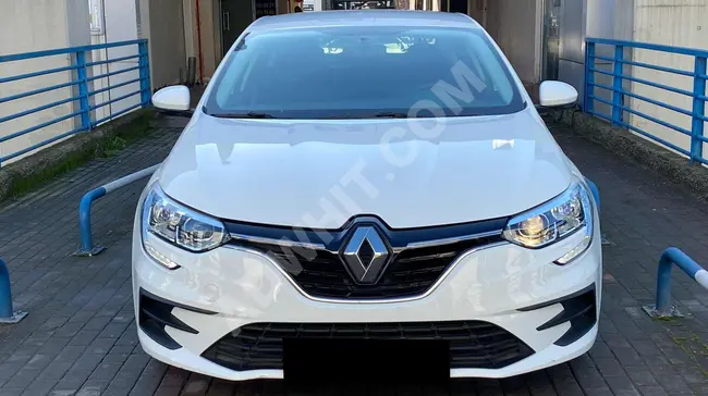 Renault Megane 2022 model with 29,500 km on the odometer, automatic transmission, no repaint.