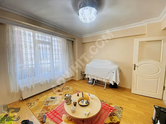 BAYRAMPAŞA ORTA MAHALLEDE 2+1 BALKONLU ARAKAT SATILIK DAİRE!!!