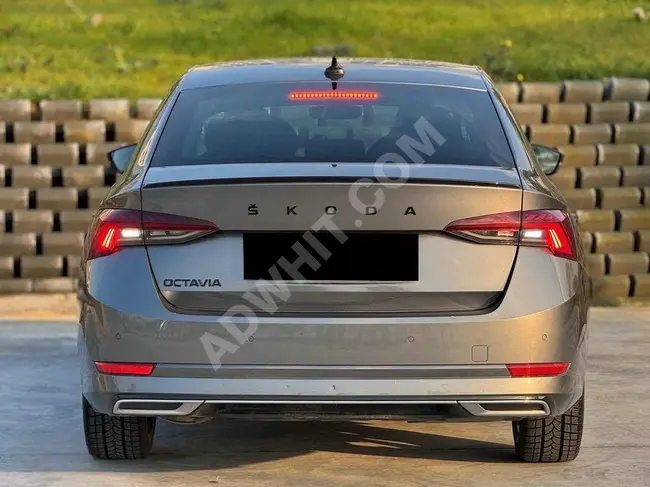 سيارة  SKODA OCTAVIA SPORTLINEموديل 2023 عداد 36,000 كم خالي من الحوادث بدون طلاء