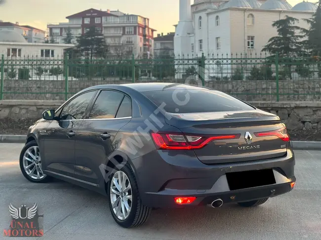 Renault Megane 1.5 DCI EDC model 2018 with 110 horsepower and mileage of 125,000 kilometers.