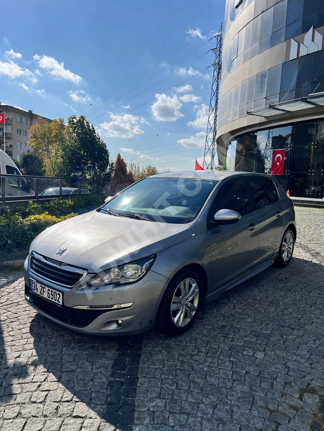 Peugeot 308 ديزل أوتوماتيكية كيلومتر منخفض ونظيفة