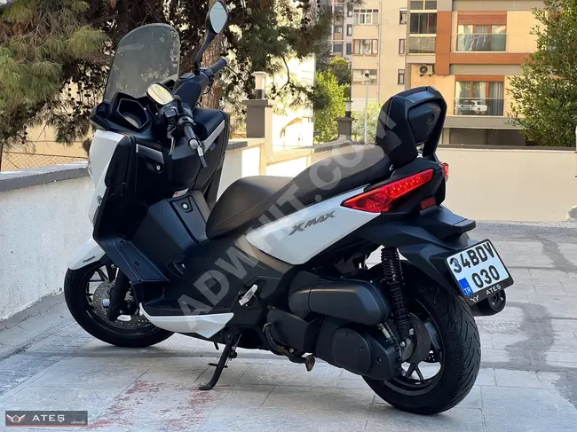 2015 - دراجة  نارية ( أصلية  ) YAMAHA X-MAX 250 ABS - بدون حوداث و بدون سجل أضرار - مساند خلفية SISSY BAR