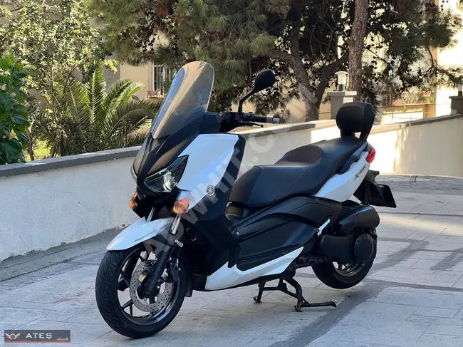 2015 - دراجة  نارية ( أصلية  ) YAMAHA X-MAX 250 ABS - بدون حوداث و بدون سجل أضرار - مساند خلفية SISSY BAR