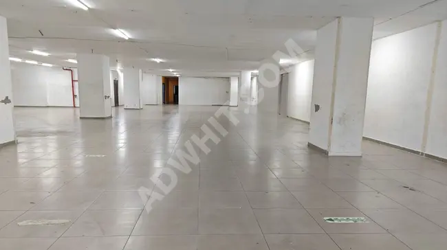 Commercial space for rent 1000 square meters on the second floor suitable for a textile warehouse or fabric cutting.