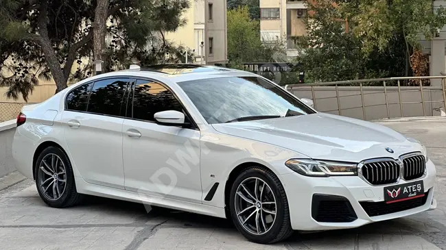 2020 - BMW 520İ SPECİAL - حزمة M SPORT - نظام صوتي HARMAN - ابواب شفط - فتحة صندوق كهربائي - بدون طلاء  و بدون سجل اضرار